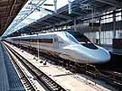 Rail Star' set E4 awaits departure for Hakata